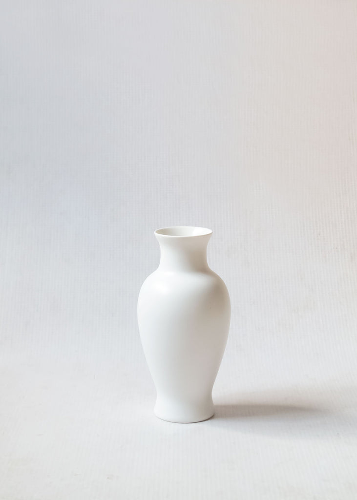 Middle Kingdom Porcelain Mini Vase, Pear, White Semi Matte