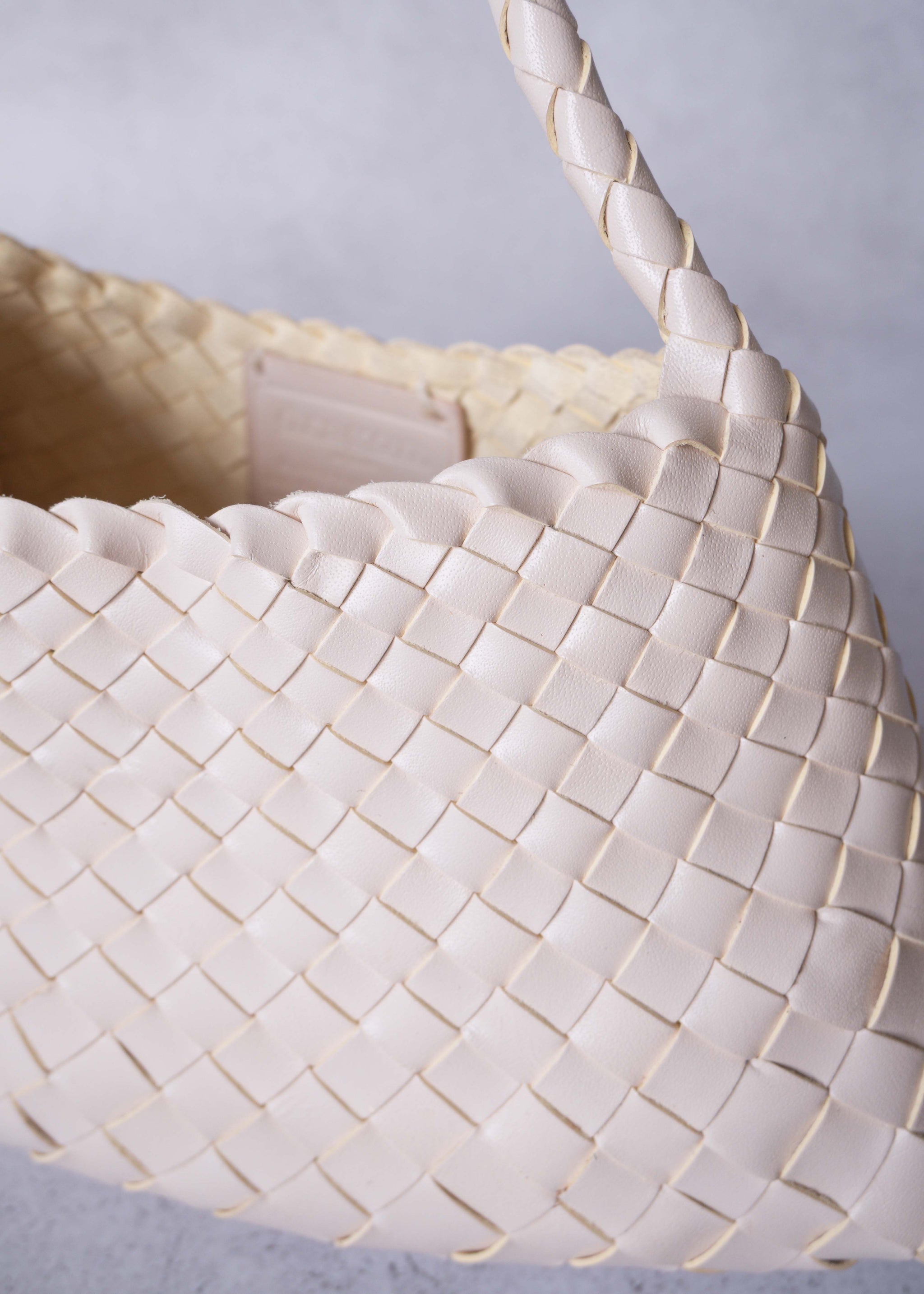 Dragon Diffusion Rosanna Baguette Bag, Sand – Minzuu