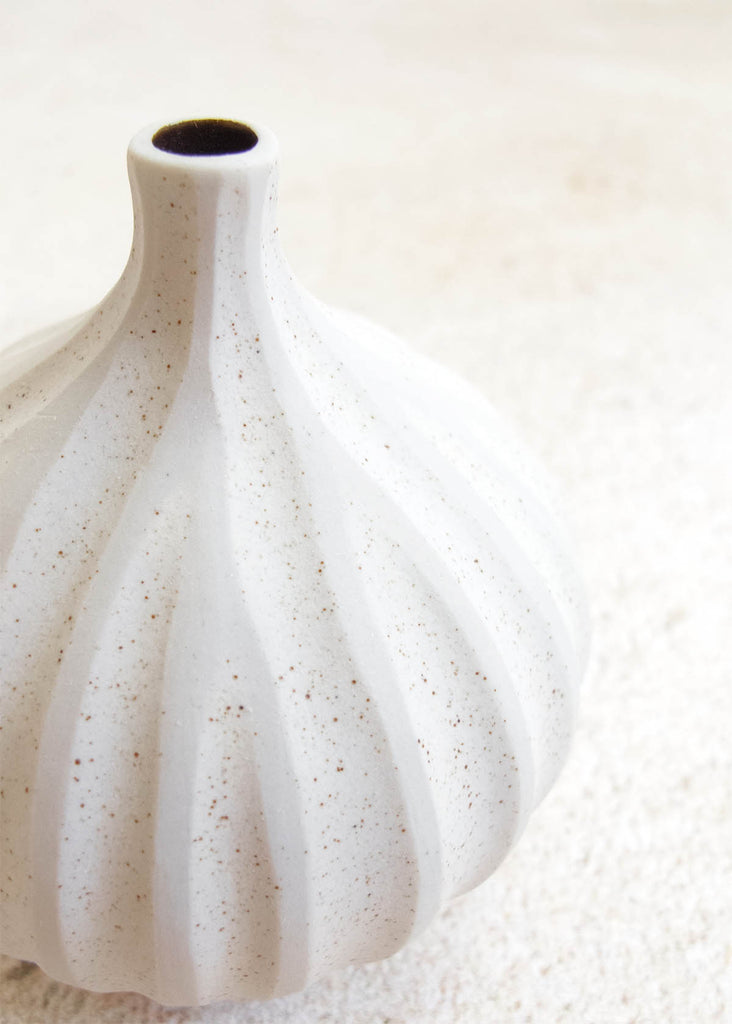 Mogu Bud Vase, Speckled Ivory