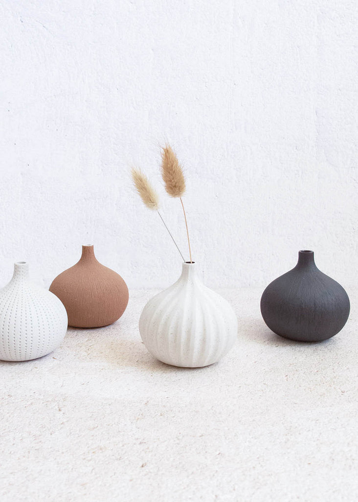 Mogu Bud Vase, kaolin porcelain