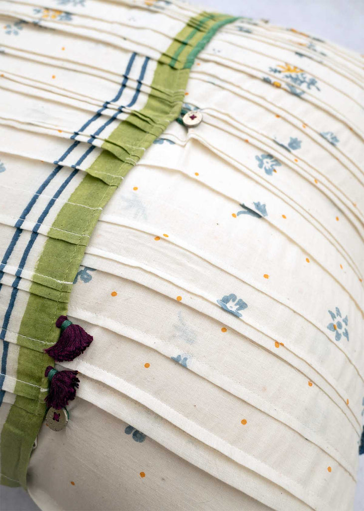 Injiri Botanical Print 20in Pillow