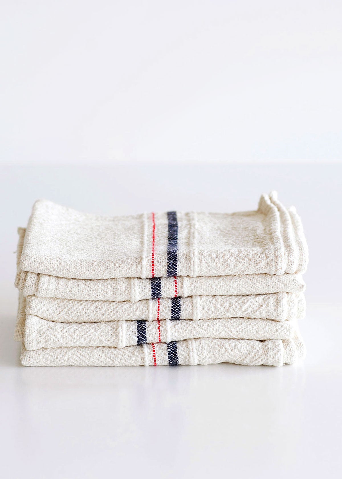 https://www.minzuu.com/cdn/shop/products/barrydale-weavers-farmhouse-towel-variegated-navy-red.jpg?v=1600097245