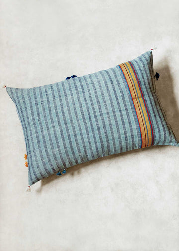 The founder and designer of Injiri, Chinar Farooqui, revealed her talent in the art of mixing and matching colors. A little unexpected yet perfectly refreshing, the muted but rich palette of this collection is going to enliven your space in the new year.